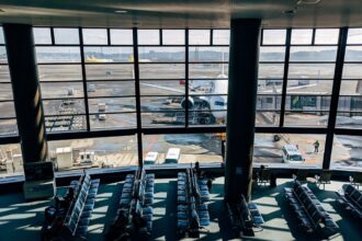 mae doua zboruri programate din dubai spre bucuresti operate in aceasta seara 69a84392d4093