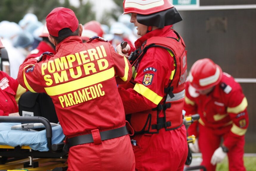 o eleva a cazut dintr un autocar aflat in mers dupa ce a actionat din greseala un buton de urgenta 69ca8aa8c54df