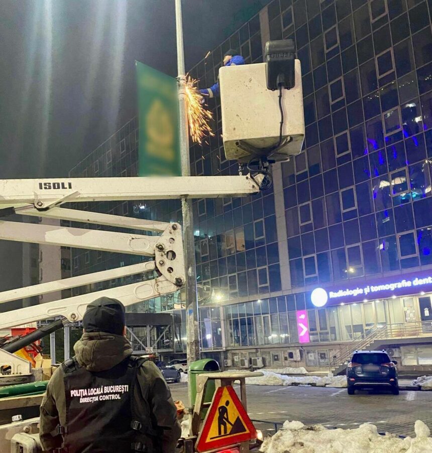 operatiune nocturna in bucuresti zeci de bannere publicitare demontate de pe stalpi 69a6b79a9102d