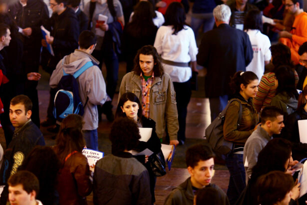 peste 12 000 de joburi pentru seniori in primele trei luni ale anului inginerii si contabilii printre cei mai cautati 69c4fe6480f7d