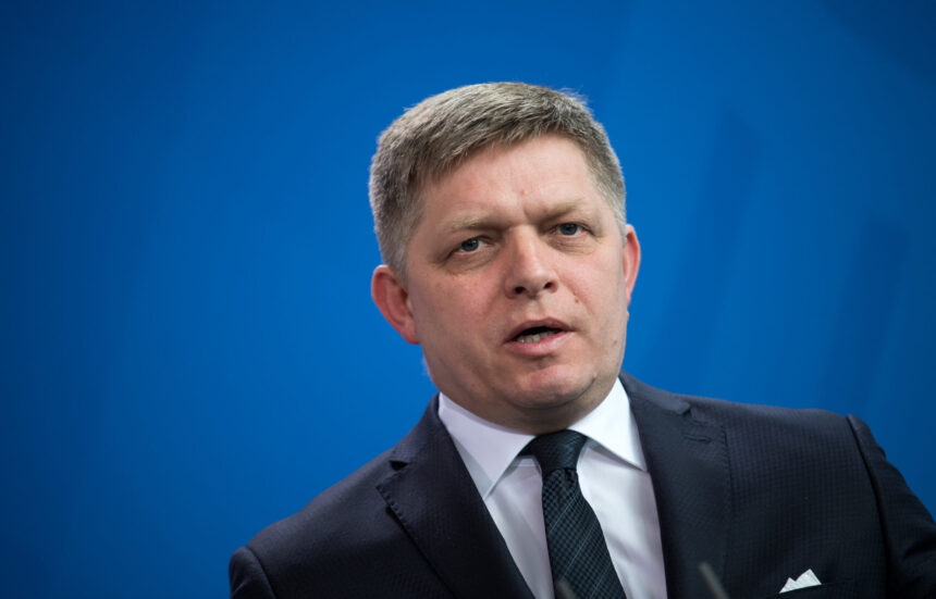 premierul slovac robert fico vine in romania se va intalni cu nicusor dan si cu ilie bolojan 69c54f4808927