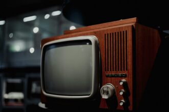 seara in care televiziunea s a oprit ce vedeau romanii la televizor cand a inceput cutremurul din 1977 69a7be22e3e2f