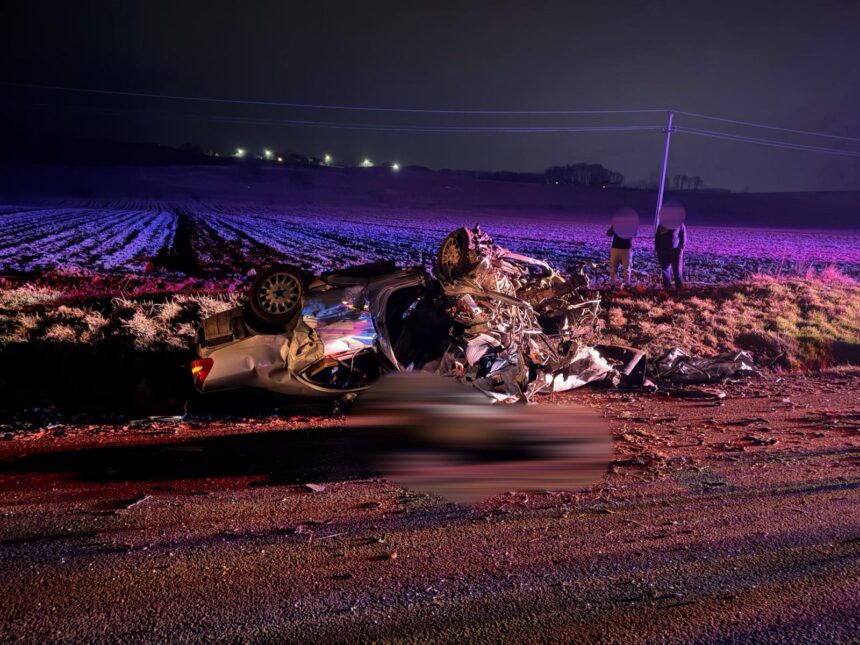 suceava un mort si doi raniti dupa impactul frontal dintre doua masini 69beea1845e36