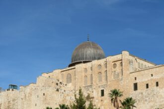 tensiune uriasa la ierusalim autoritatile israeliene au inchis o moschee celebra chiar in timpul unei sarbatori 69bd1ea7b31fe