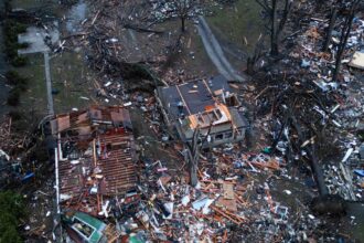 tornadoes hit illinois indiana and texas as severe storms sweep us 69b1713d75a8e
