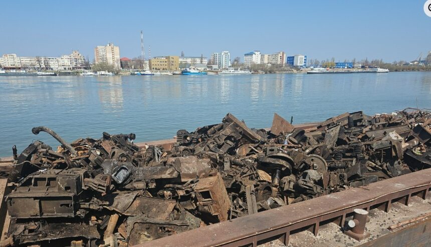 transport ilegal de deseuri pe dunare a fost oprit in zona galati 69c537b473880