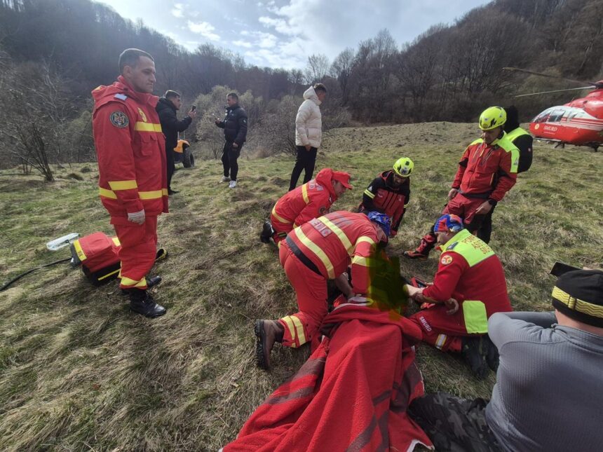 accident grav cu atv la petrila in zona dealul crucii victima transportata de urgenta cu elicopterul smurd 69de6e6ed87fe