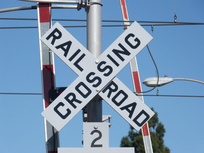 ancheta dupa ce o masina autonoma a rupt o bariera si a trecut prin fata unui tren 69e5ea68a4d06