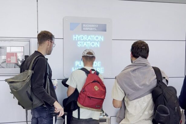 apa gratuita pentru pasageri primele 10 statii de hidratare instalate in aeroporturile din bucuresti 69f0778a1e5a6