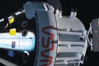 capsula orion cu cei patru astronauti care au plecat spre luna vazuta de pe o terasa din bucuresti 69d26c958ff07