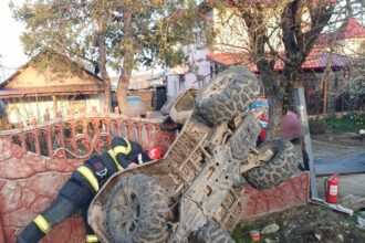 cascadorie nedorita in a doua zi de paste un atv s a rasturnat si a ajuns pe un gard 69dc88113d436
