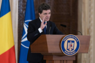 cat va costa criza politica nicusor dan langa isarescu suntem fiinte sociale am schimbat amabilitati 69e5f7726a9b4