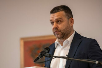 ciucu majoritatea care va darama guvernul responsabila sa si asume viitoarea guvernare 69e8bc91c3ca2