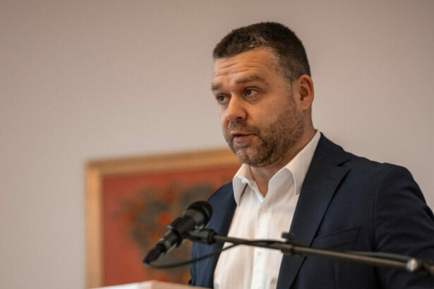 ciucu majoritatea care va darama guvernul responsabila sa si asume viitoarea guvernare 69e8bc91c3ca2