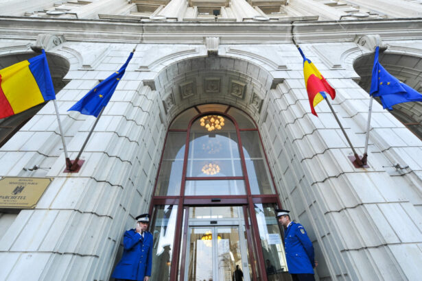 deputat roman trimis in judecata pentru ca ar fi cerut oamenilor sa arunce in aer institutii publice din bistrita 69d383a10dbd1