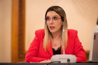 diana buzoianu circul si populismul domina politica 69e3301e7d42e