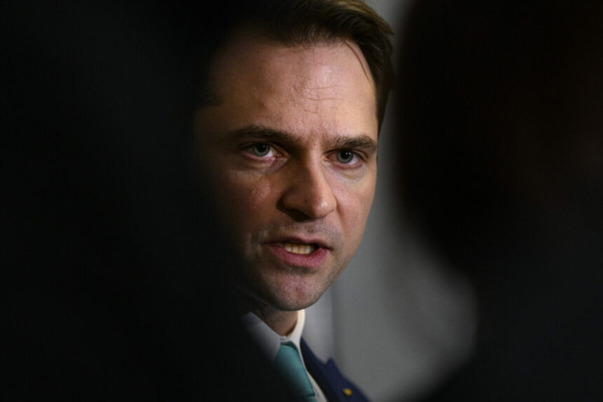 fostul ministru al energiei criza politica sabotaj la adresa economiei si energiei romania este cu cutitul la os 69e9d352dcbd1