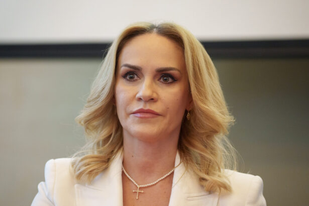 gabriela firea taxeaza dur dublul limbaj al dreptei adica la bucata luati membri aur sunt buni sunt frecventabili 69ea475d19fc4