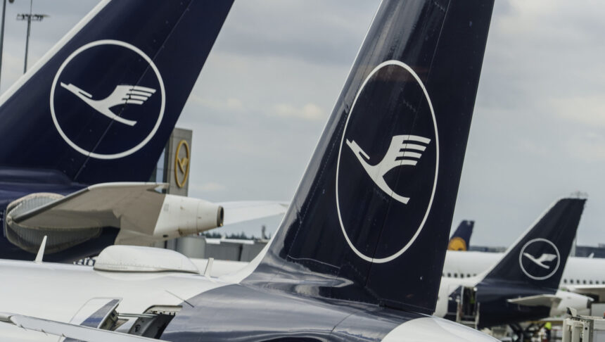 greva la lufthansa cu o zi inainte de paste sute de romani nu stiu daca mai ajung acasa de sarbatori 69d8a8a61b56f