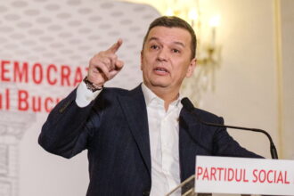 grindeanu il ironizeaza pe bolojan e usor sa te dai mare reformator concedierile si vanzarea companiilor nu sunt reforma sunt sobolanism 69e364db9375a