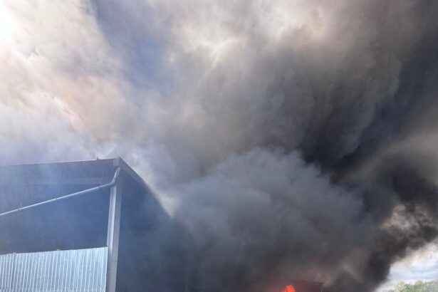 incendiu cu degajari mari de fum la o hala din judetul salaj a fost emis mesaj ro alert 69d8f72de4ca7