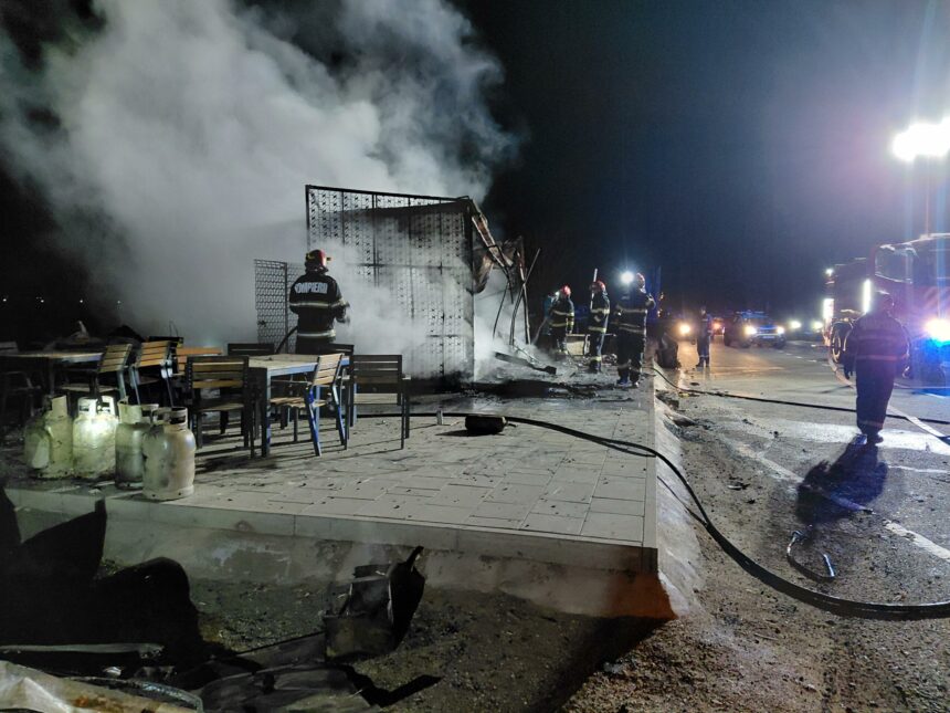 incendiu la un fast food din judetul cluj in miez de noapte 69d9ef9db2870
