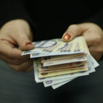 legea transparentei salariale care intra in vigoare in iunie va obliga companiile sa despagubeasca angajatii pentru diferentele de remunerare 69d252c1b56f3