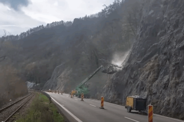 lucrarile pe valea oltului se intrerup de miercuri si se reiau dupa pasti 69d5051f5f4aa