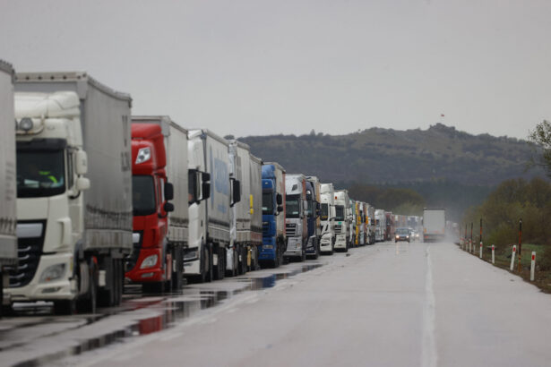 mae avertizeaza transportatorii romani restrictii pentru camioane in slovenia 69ef82a9d3973