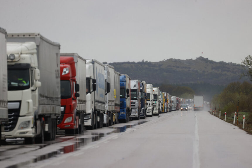 mae avertizeaza transportatorii romani restrictii pentru camioane in slovenia 69ef82a9d3973