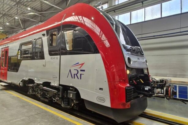 ministerul transporturilor a semnat contractele de finantare pentru achizitia a 20 de rame electrice interregionale si 16 locomotive electrice pe ce rute vor circula 69e8d76aebd47