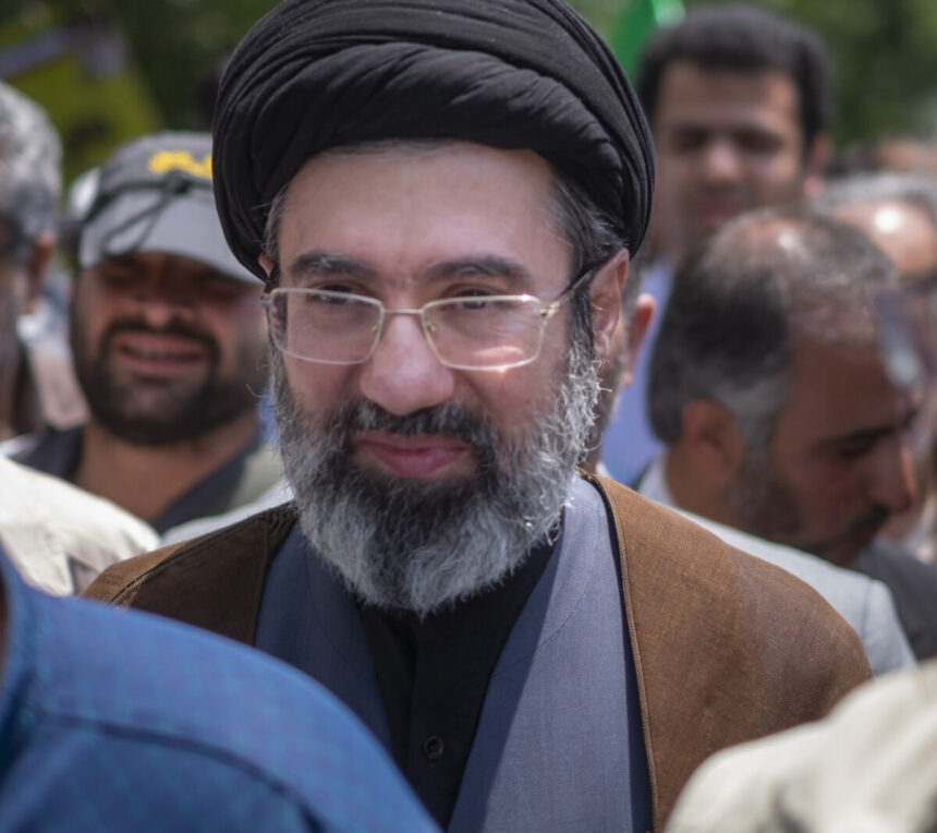 noi informatii despre starea de sanatate a liderului iranian are rani grave inclusiv la fata dar este constient 69da0286b76b8