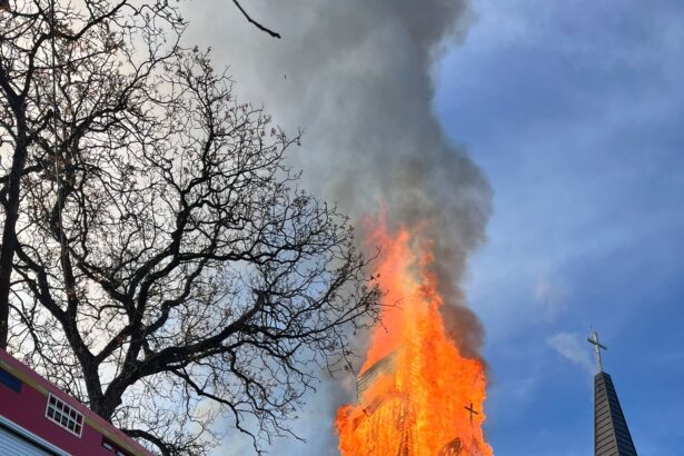 o biserica a luat foc in maramures 69f056d33f4fb