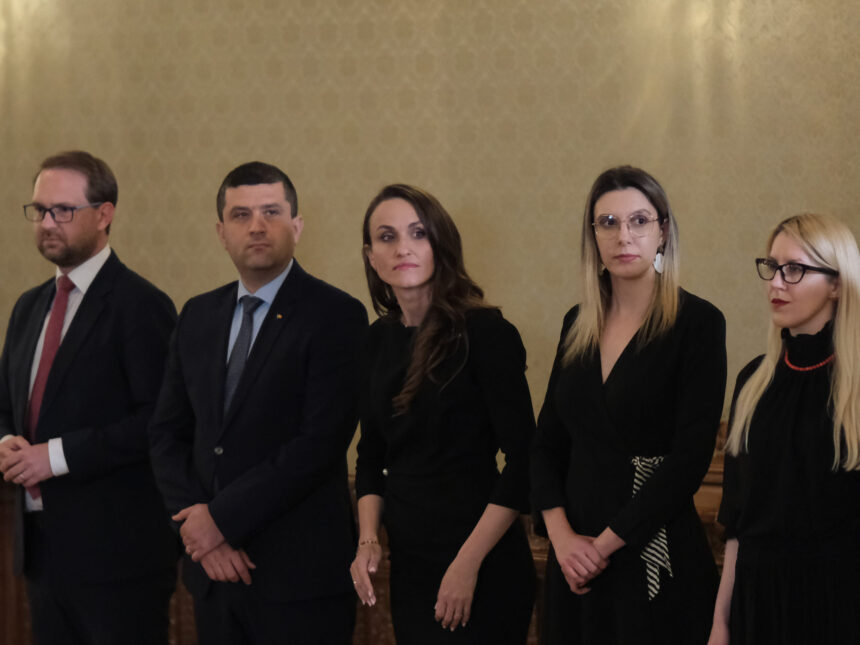 oana toiu ataca psd am pus umarul sa reparam ce au stricat si tot ei se supara 69e97dc75ba00