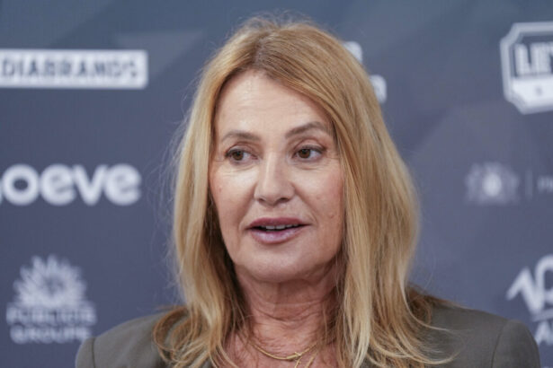 parteneriat intre mae si cosr pentru anul nadia comaneci peste 200 de documente vor fi facute publice 69ebb7621cb64