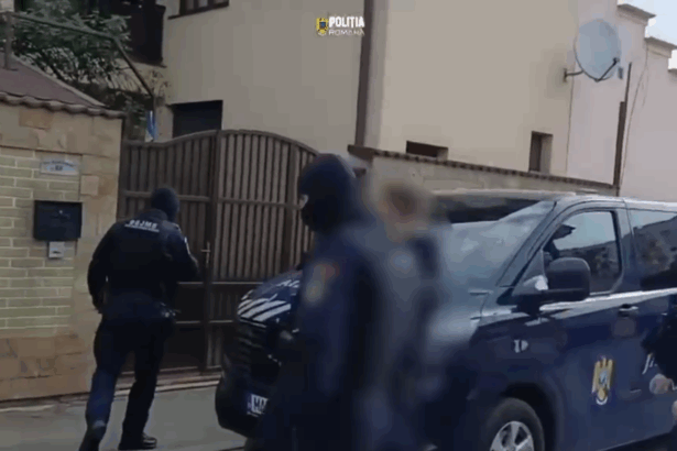 perchezitii in bucuresti si ilfov intr un caz de talharie calificata vizeaza membri ai unei galerii sportive 69f21fd4b3b7f