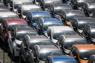 perchezitii intr un dosar de comert ilegal cu autoturisme de lux 69d370b3a8d38