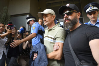 politia romana anunta oficial predarea lui alexandru apostol fostul sef al securitatii din rep moldova pentru executarea pedepsei de tradare 69eaeddf6ea0c
