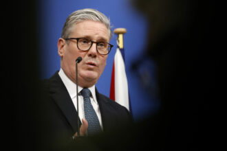 premierul britanic certat in parlament in timpul dezbaterilor despre aparare concentrati va 69df81eed6b1e