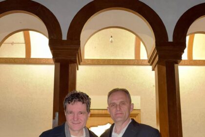 presedintele nicusor dan a mers fara sa anunte la o manastire dupa slujba s a fotografiat cu un lider psd 69d9de01523c7