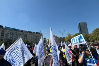 protest organizat de confederatia meridian sute de sindicalisti prezenti in piata victoriei 69f0753c2025e