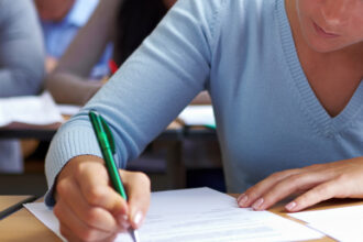 rezultate partiale la simularea examenului de bacalaureat aproape un sfert dintre elevi note sub 5 la limba romana 69cfcc491683c