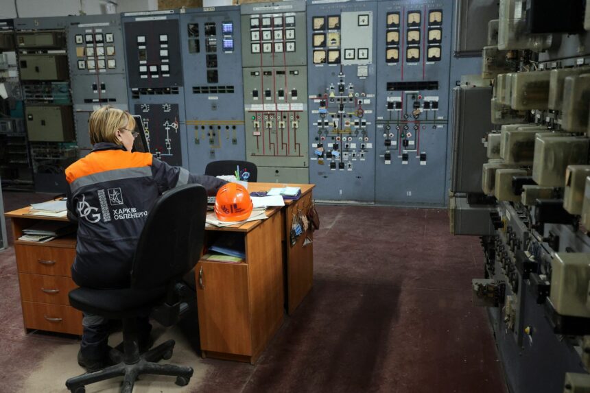 rusii au atacat o centrala energetica din regiunea cernihiv sute de mii de oameni au ramas fara curent electric 69e31e63787c9