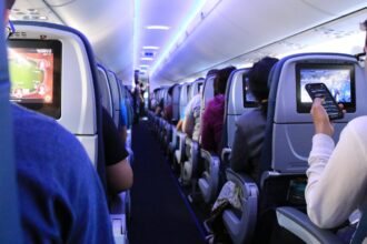 scandal la bordul aeronavei madrid craiova a intervenit politia 69e876116e18a