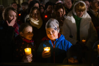 sondaj inscop research trei sferturi dintre romani vor participa la slujba de inviere si vor petrece pastele acasa 69d6186968c03