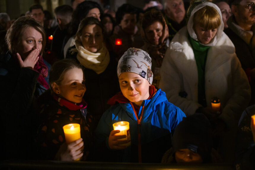 sondaj inscop research trei sferturi dintre romani vor participa la slujba de inviere si vor petrece pastele acasa 69d6186968c03