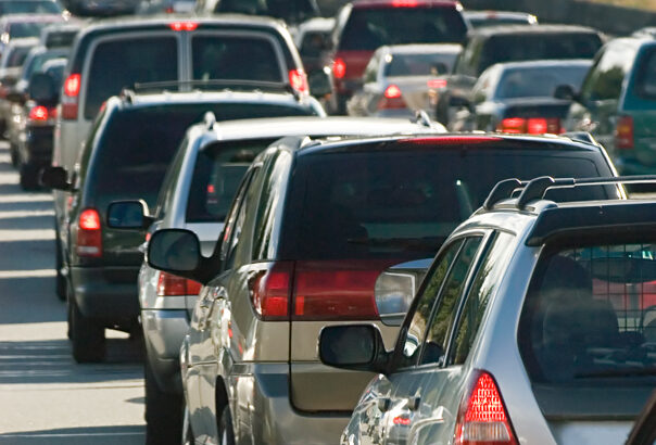 trafic ingreunat pe dn1 la accesul spre aeroportul otopeni dupa rasturnarea unei masini 69e5a7a0c5355