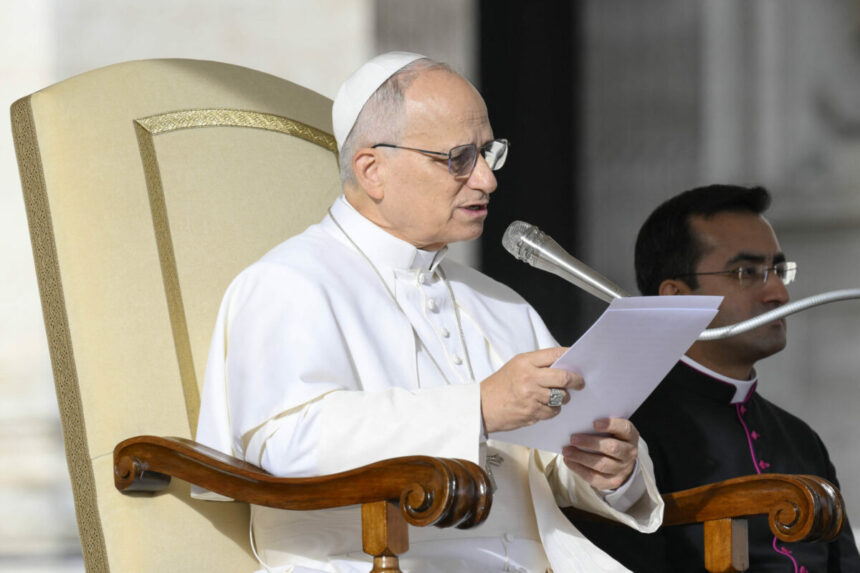 trump il ataca pe seful bisericii catolice papa leon este groaznic in ceea ce priveste politica externa 69dc71ec4e929