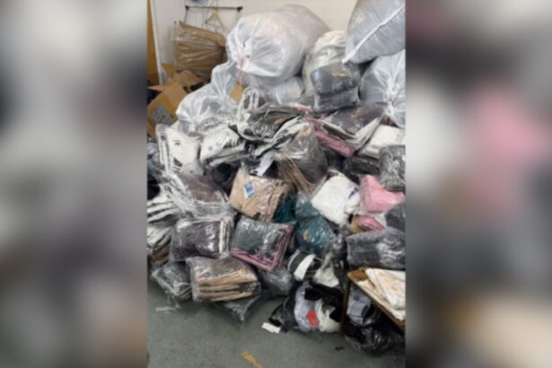 un proiect de oug al ministerului mediului privind deseurile textile aprinde spiritele in societate criticii spun ca vrea sa interzica magazine cu haine second hand 69d3905d54bf1