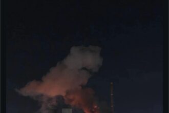 update 2 explozie urmata de incendiu la cet vest din bucuresti raed arafat exista 30 de tone de ulei care ard nu se va da mesaj ro alert 69e6fb65a3277
